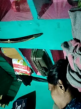 Pooja750 online show from February 25, 2026, 6:19 pm