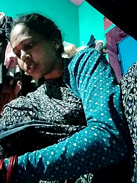 Pooja750 online show from February 20, 2026, 12:51 am