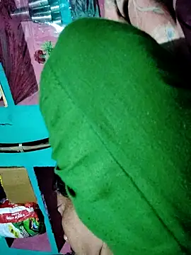 Pooja750 online show from October 24, 2025, 8:52 pm