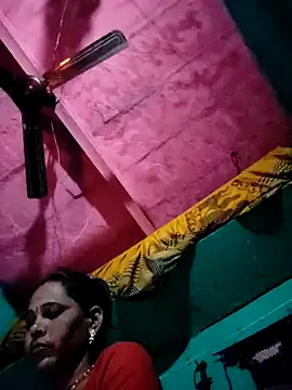 Pooja750 online show from November 11, 2025, 6:25 pm