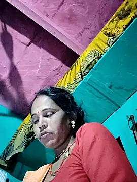 Pooja750 online show from October 17, 2025, 10:55 pm