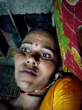 Pooja750 online show from May 17, 2026, 4:18 pm
