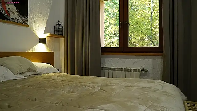 KaeliaScorch online show from November 3, 2025, 1:04 pm