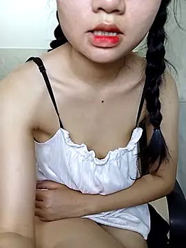 Viviann08 online show from April 8, 2026, 4:36 am