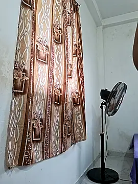 BeautyGirl sara online show from June 14, 2026, 6:47 am