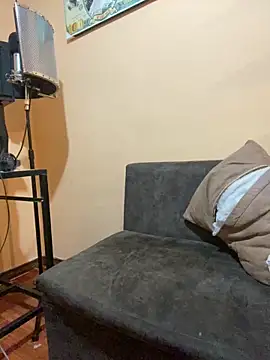 Isisflame online show from February 18, 2026, 3:15 am