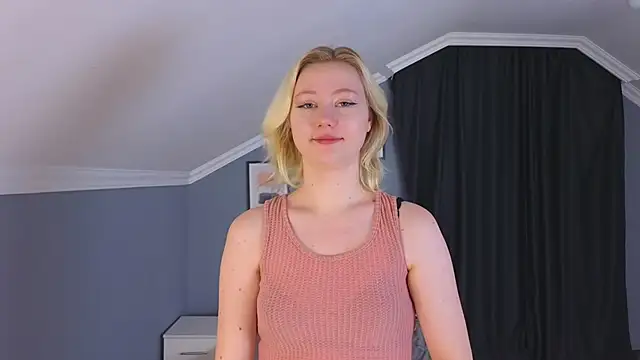 Snapshot of Violet_Willis chatting on October 2, 2025, 3:04 pm Violet Willis online show from October 2, 2025, 3:04 pm