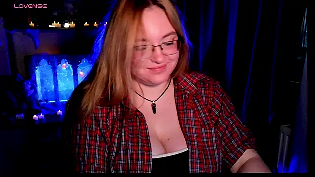 Snapshot of ZayaRush chatting on November 9, 2025, 8:51 am ZayaRush online show from November 9, 2025, 8:51 am