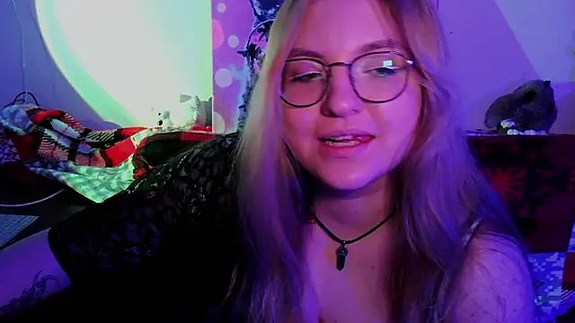 Snapshot of ZayaRush chatting on December 13, 2025, 8:04 pm ZayaRush online show from December 13, 2025, 8:04 pm