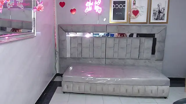 Red Bunny v online show from April 7, 2026, 12:07 pm