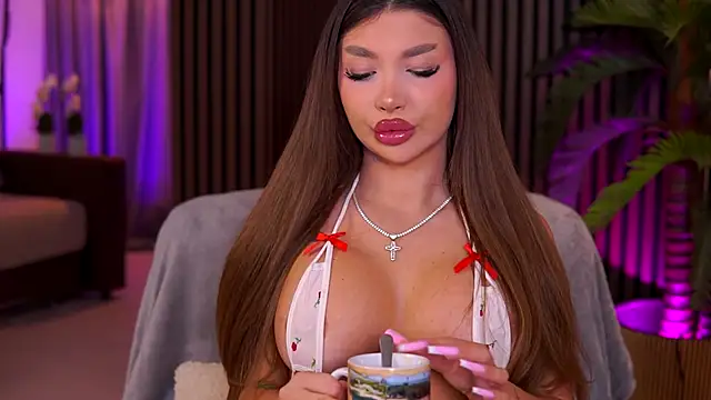 CassyeLips online show from October 17, 2025, 8:54 pm