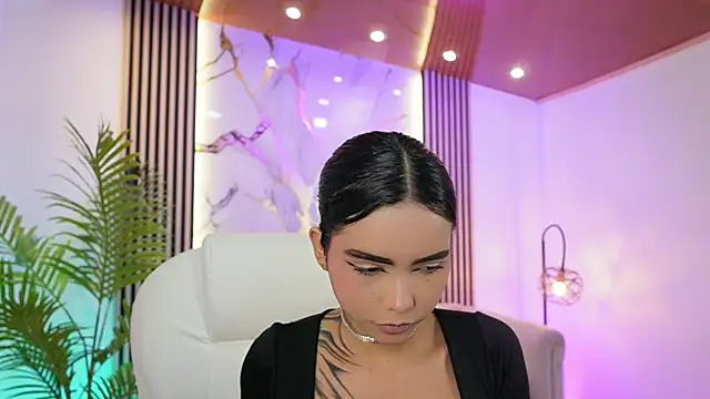 GiaNovak online show from November 20, 2025, 11:44 am