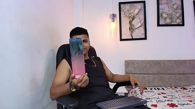 Snapshot of DannySamm chatting on October 17, 2025, 12:07 pm DannySamm online show from October 17, 2025, 12:07 pm