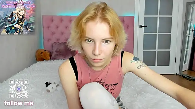 Pink Lila18 online show from October 24, 2025, 8:46 am