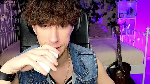 mark caron online show from November 2, 2025, 3:39 pm