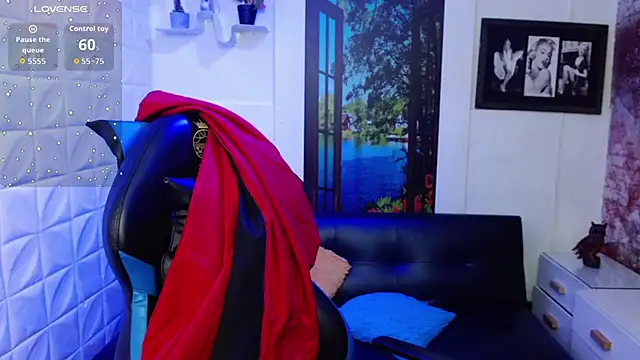 Eva Roussell online show from November 18, 2025, 3:37 pm