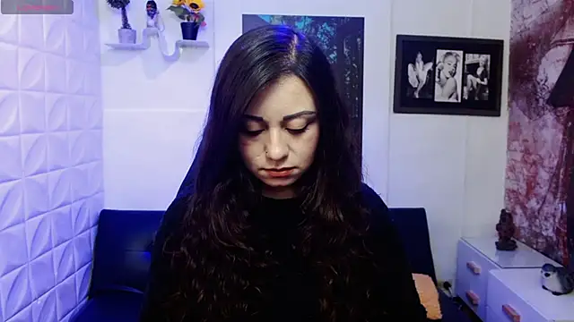 Eva Roussell online show from November 14, 2025, 2:32 pm