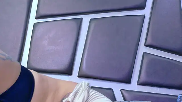 Snapshot of EmilieLake chatting on June 9, 2026, 9:05 pm EmilieLake online show from June 9, 2026, 9:05 pm