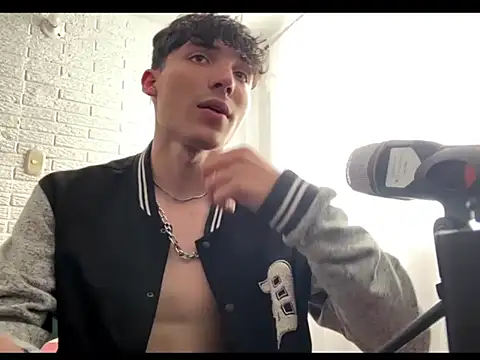 knielBgm online show from March 4, 2026, 8:27 pm