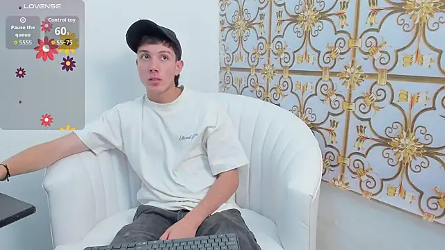 LittleDanny  online show from November 15, 2025, 7:07 pm