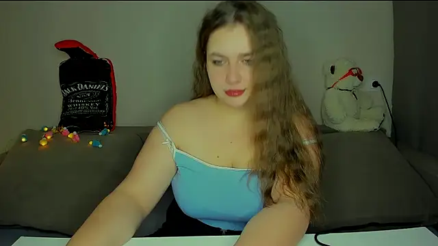 yourgem   online show from December 5, 2025, 2:32 am