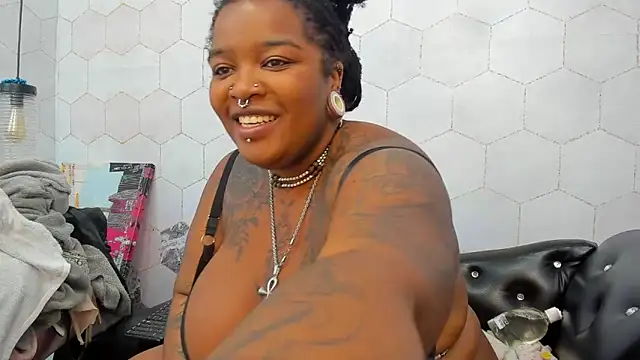 Anaa Fuentess online show from October 10, 2025, 12:17 pm