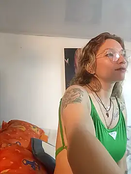 Snapshot of Licethf00x chatting on January 7, 2026, 10:48 pm Licethf00x online show from January 7, 2026, 10:48 pm