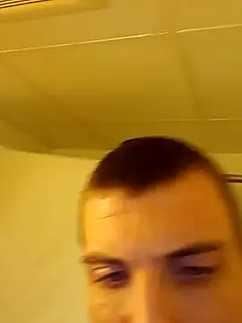 Snapshot of jizzyglizzy92 chatting on February 10, 2026, 4:22 am jizzyglizzy92 online show from February 10, 2026, 4:22 am