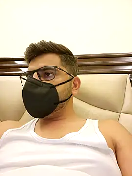 LoveGuruRA online show from September 12, 2025, 4:29 pm