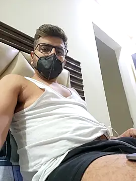 LoveGuruRA online show from October 13, 2025, 1:40 am