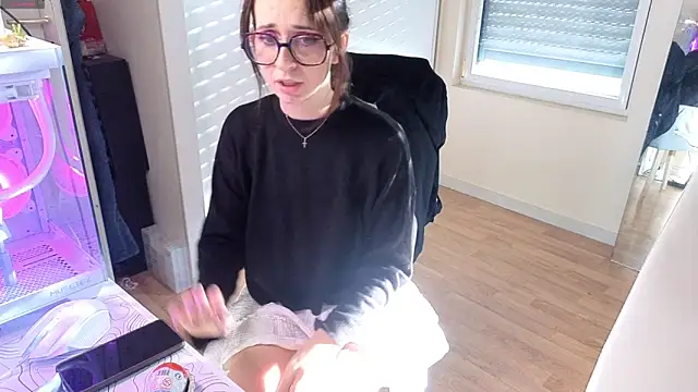 CornetDeGlace online show from March 28, 2026, 5:03 pm