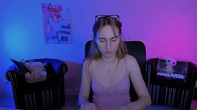 beauty ginger  online show from November 29, 2025, 1:39 am