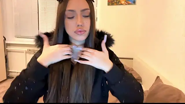 Leaf Unto online show from November 26, 2025, 3:01 pm