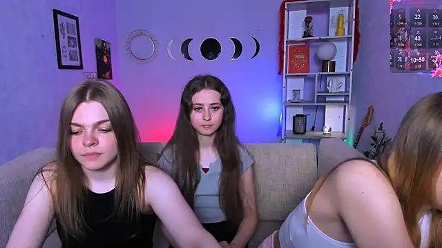 veronica bubble online show from May 25, 2026, 7:12 pm