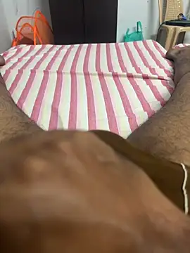 usermood2000 online show from September 25, 2025, 5:57 am