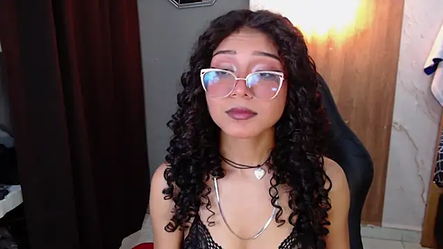 Snapshot of honeymoon_12 chatting on June 15, 2026, 4:12 am honeymoon 12 online show from June 15, 2026, 4:12 am