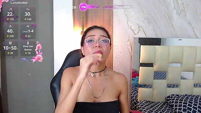 Snapshot of honeymoon_12 chatting on July 5, 2026, 3:44 am honeymoon 12 online show from July 5, 2026, 3:44 am