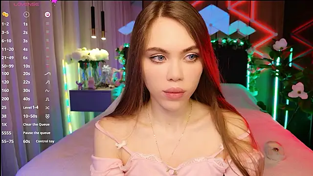 MimiFors online show from October 18, 2025, 1:24 pm