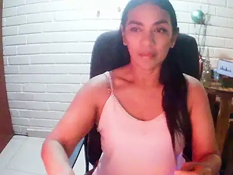 MiiaVelasquez online show from November 25, 2025, 4:13 am