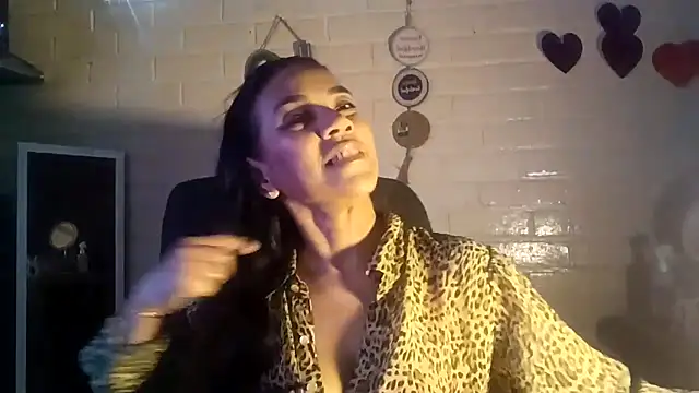 MiiaVelasquez online show from April 22, 2026, 5:03 am