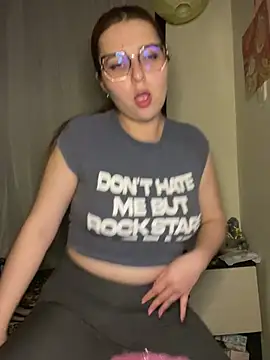 CoraVibes online show from March 1, 2026, 12:21 am