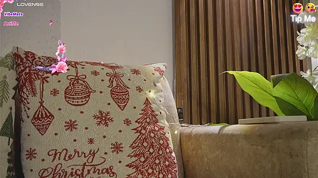 Roxybeautyy online show from November 13, 2025, 9:24 am