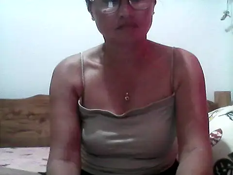 Snapshot of nathalie0045 chatting on September 21, 2025, 8:30 am nathalie0045 online show from September 21, 2025, 8:30 am