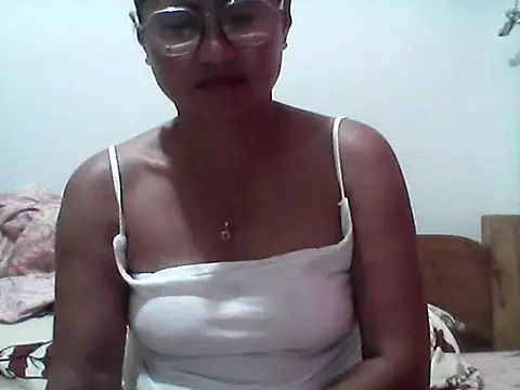 Snapshot of nathalie0045 chatting on September 30, 2025, 11:05 am nathalie0045 online show from September 30, 2025, 11:05 am