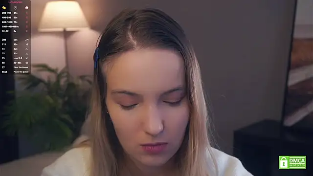 HongTomczak online show from October 27, 2025, 6:25 am