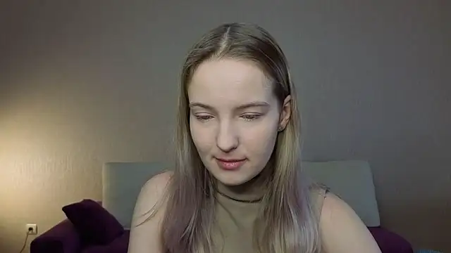 Snapshot of HongTomczak chatting on April 30, 2026, 7:37 am HongTomczak online show from April 30, 2026, 7:37 am