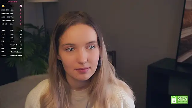 HongTomczak online show from October 28, 2025, 7:29 am