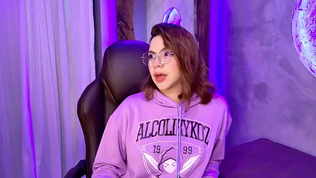 Celineblossom  online show from October 10, 2025, 4:41 pm