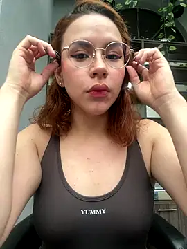 Celineblossom  online show from October 11, 2025, 4:41 pm