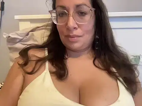 RosaFreya online show from June 5, 2026, 10:10 am